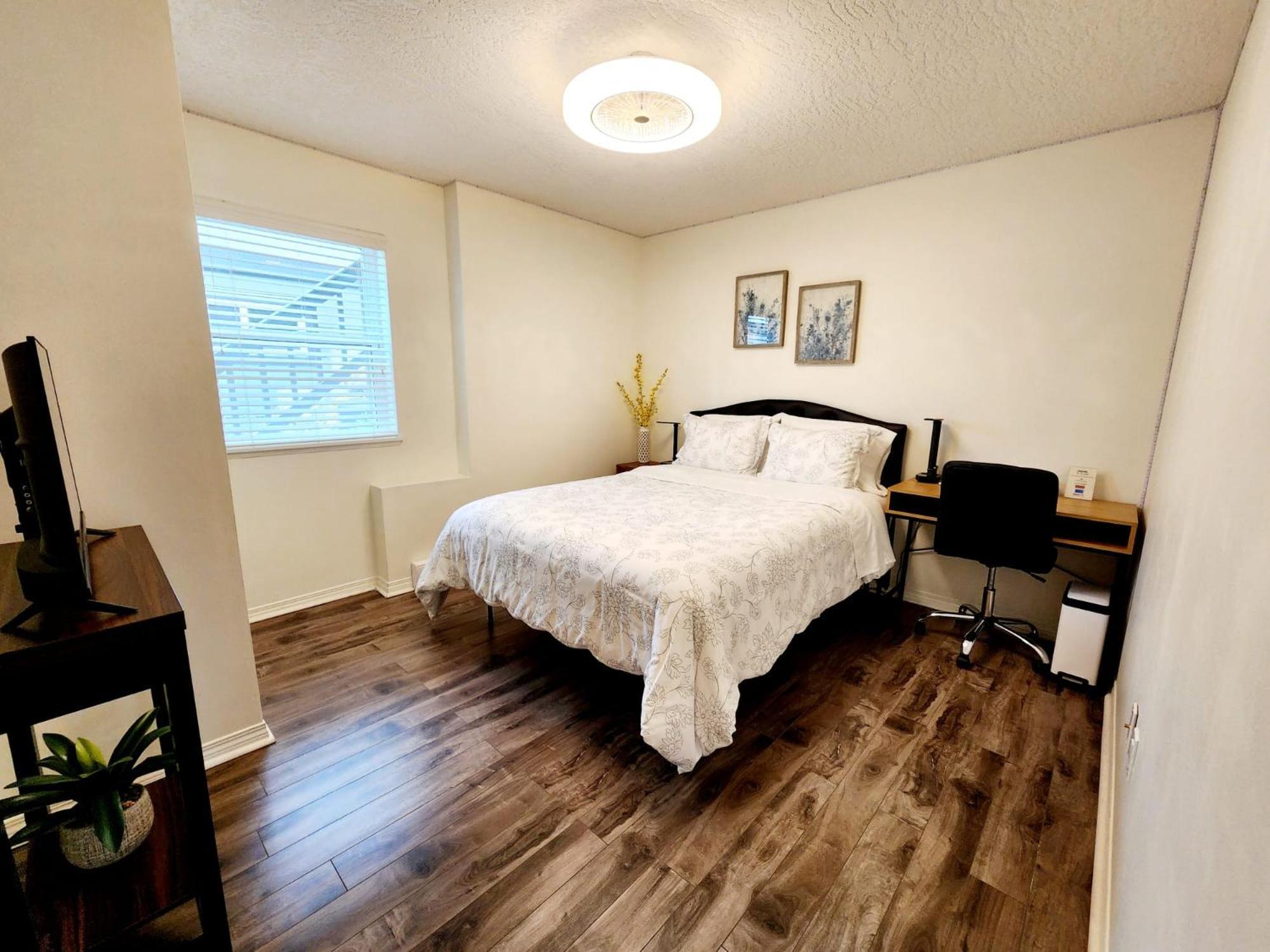 Adorable 1- Bedroom Suite In Langford Victoria Kültér fotó